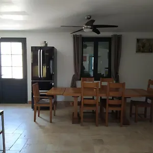 https://la-suite-de-la-bastide-du-paradou.fr-provencehotel.com