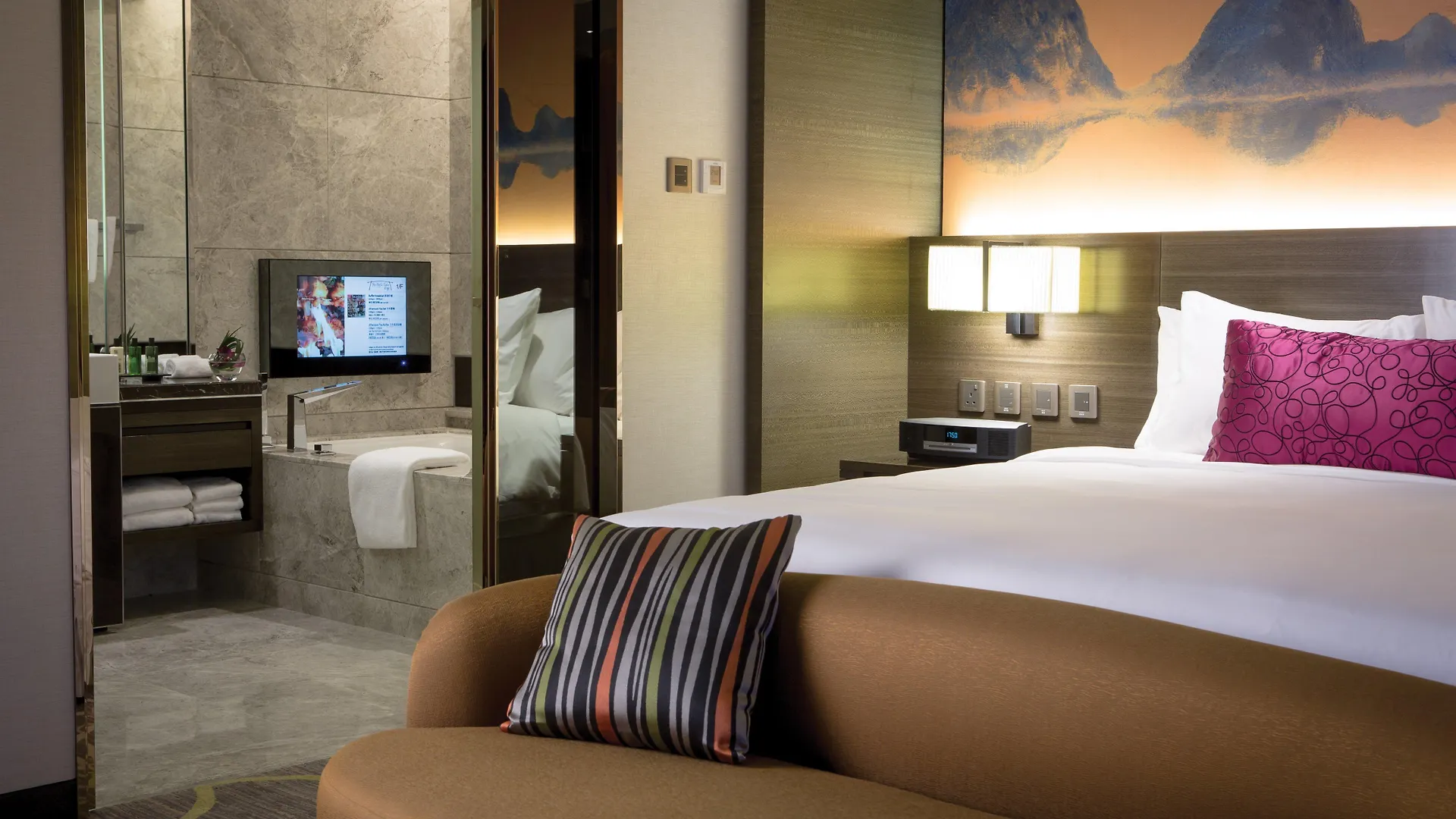 Crowne Plaza Hong Kong Kowloon East By Ihg Hotel