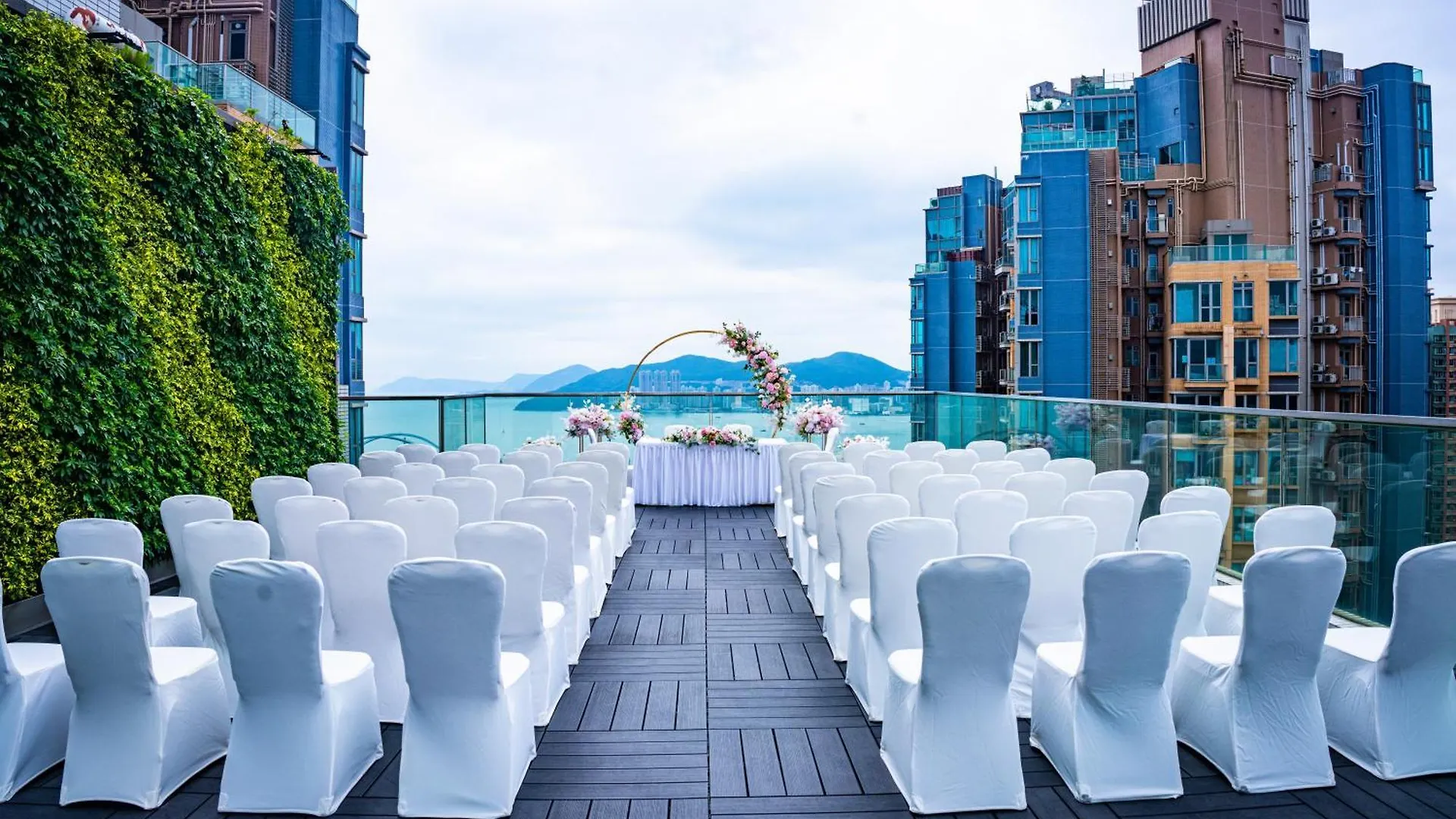 Crowne Plaza Hong Kong Kowloon East By Ihg Hotel 5*,
