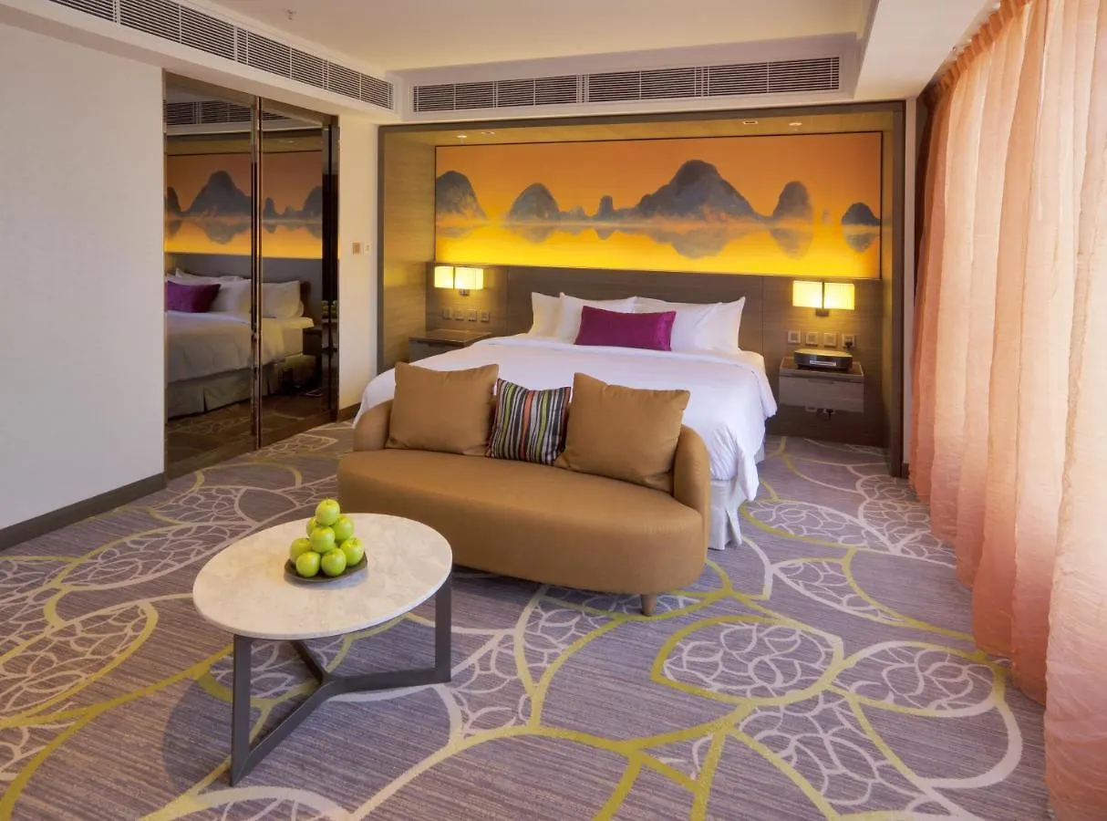 Crowne Plaza Hong Kong Kowloon East By Ihg Hotel 5*,
