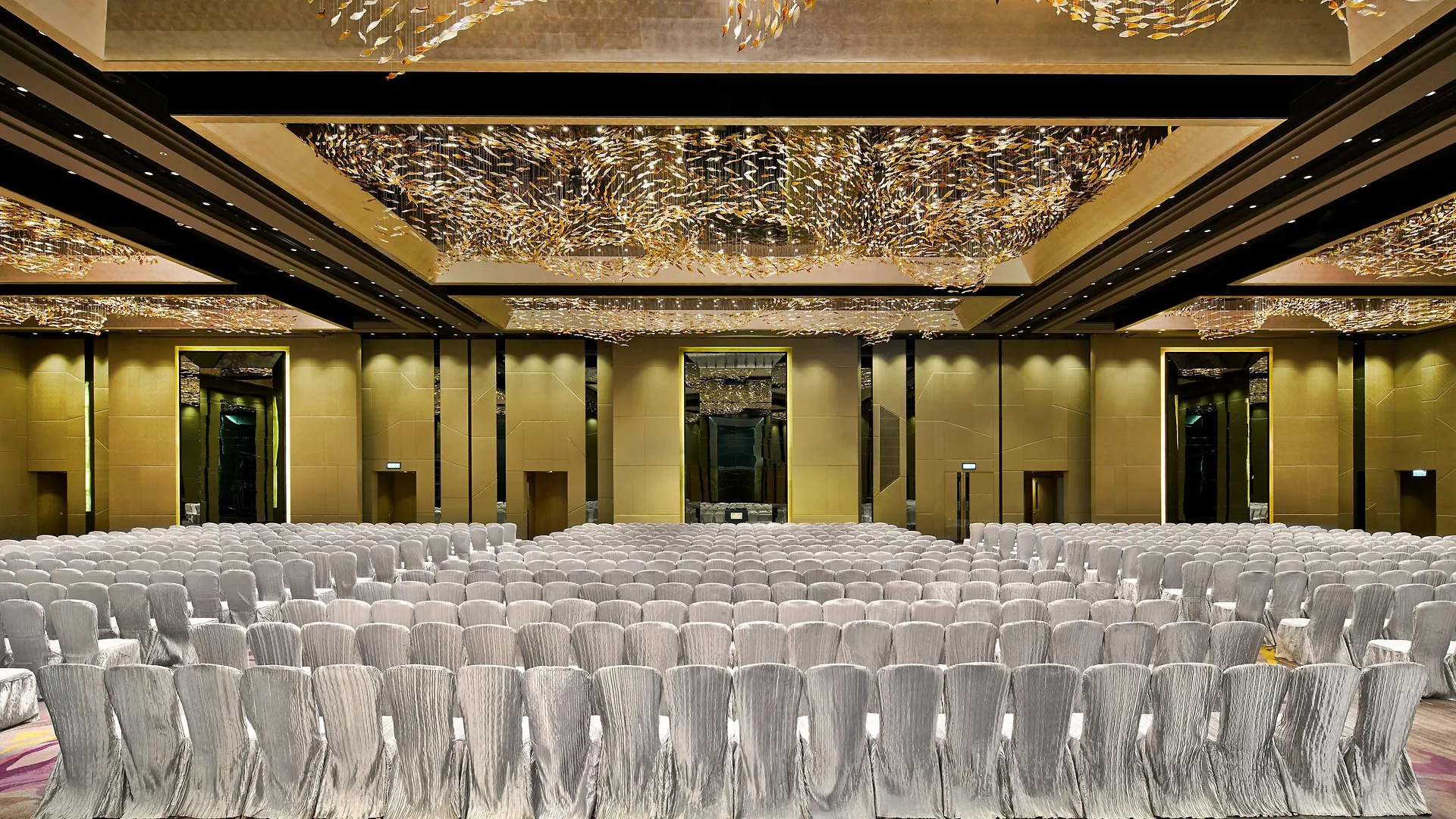 Crowne Plaza Hong Kong Kowloon East By Ihg Hotel 5*,  China