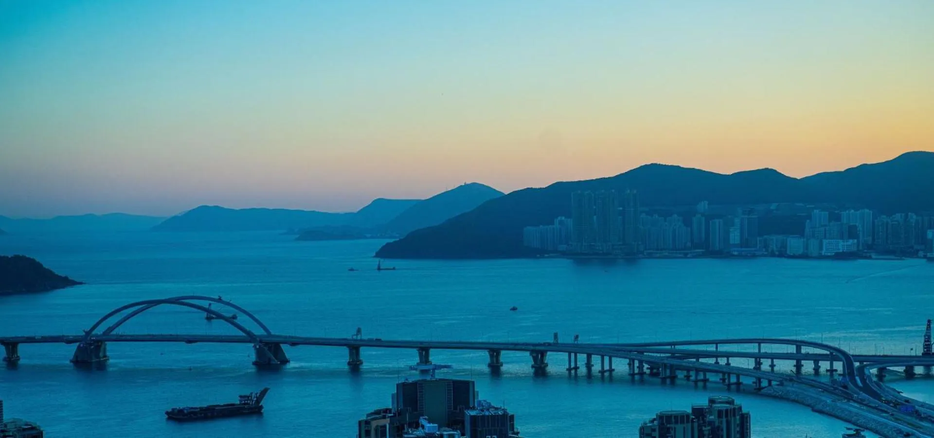 Crowne Plaza Hong Kong Kowloon East By Ihg Hotel