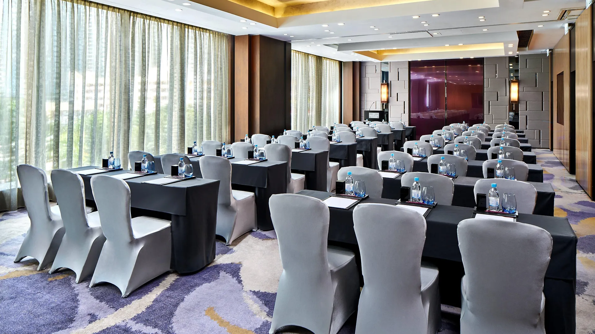 Crowne Plaza Hong Kong Kowloon East By Ihg Hotel 5*,
